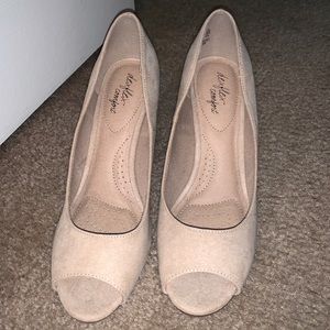 Peep toe beige wedges